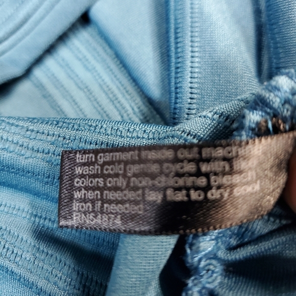 #043 The Limited XS High neck sleeveless top - Picture 9 of 11